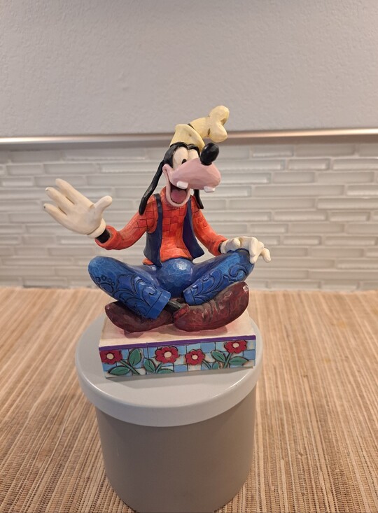 Jim Shore Other - Jim Shore Disney Traditions Goofy “Gawrsh!” figurine, item #4011752,